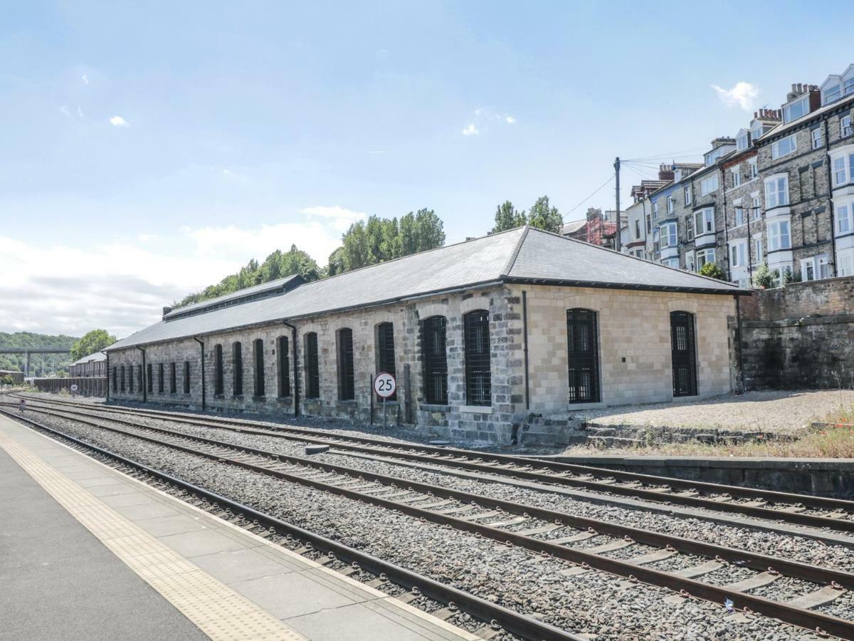 Olton Hall Engine Shed 휫비 외부 사진
